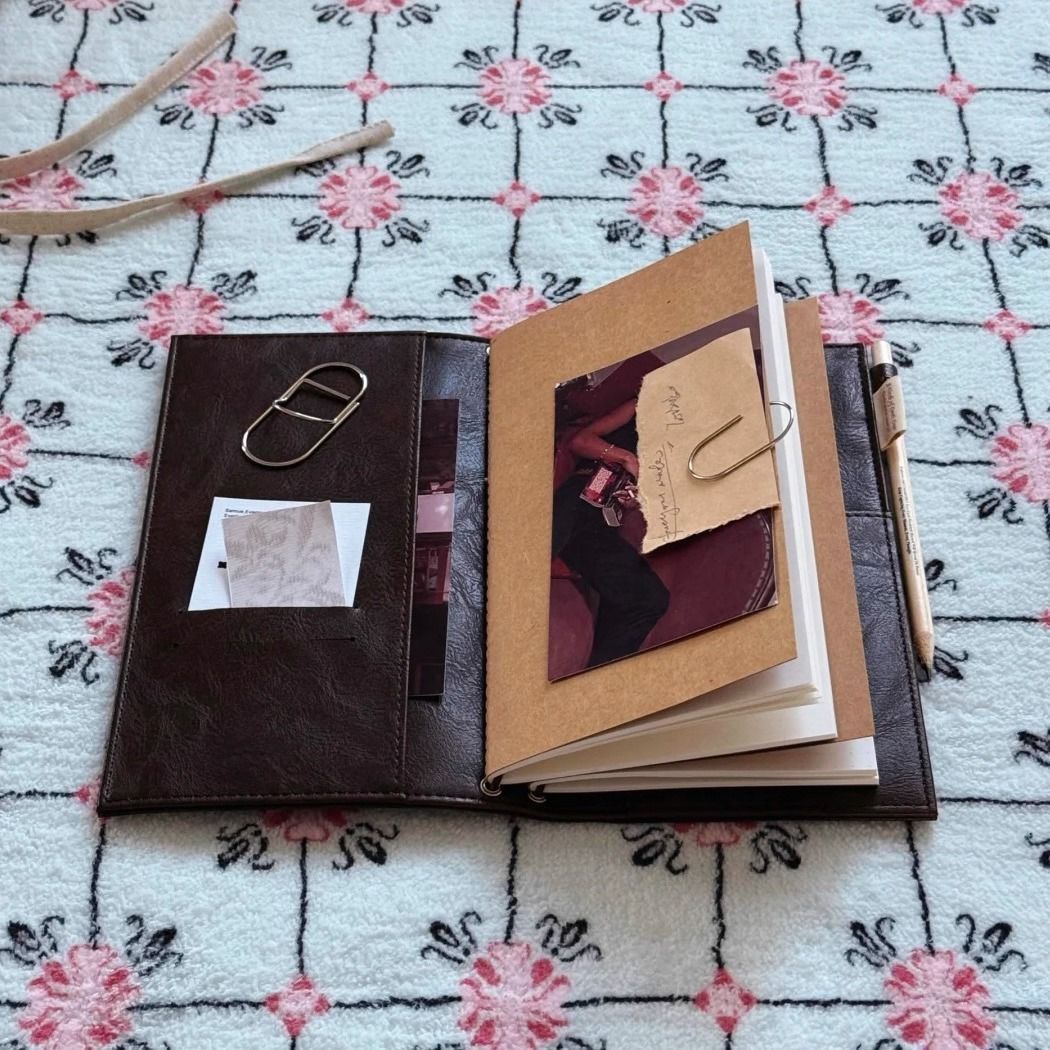 สมุดโน้ตสีดำสไตล์วินเทจ หนัง P - Leather Work Diary บทวิจารณ์และราคา